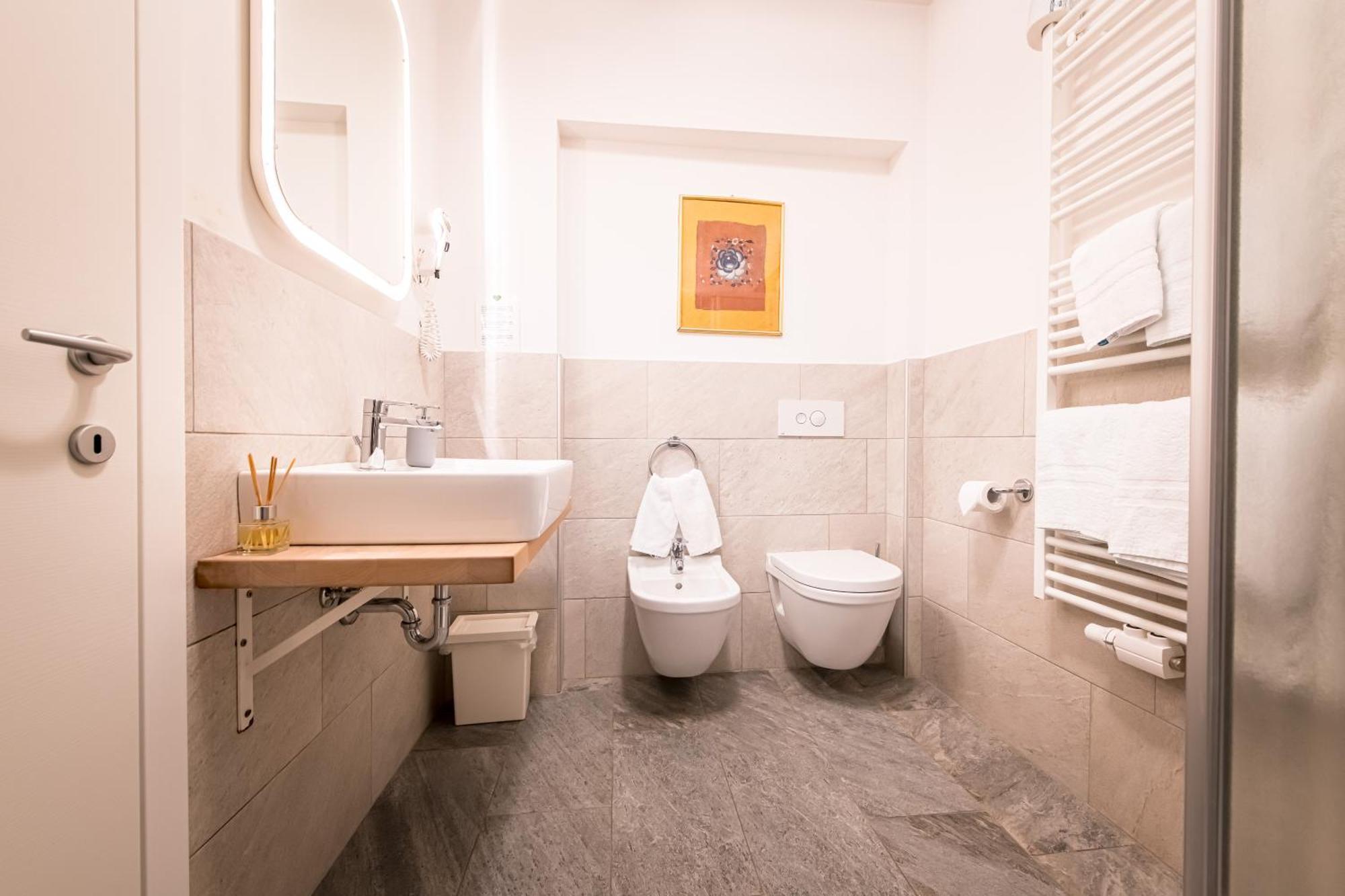 Am Schloss Guest House Brunico Phòng bức ảnh